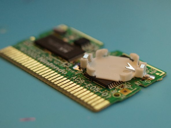 Game Boy Advance Cartridge Battery Retainer Upgrade, Solder the Retainer On: stap 0, afbeelding 2 van 2