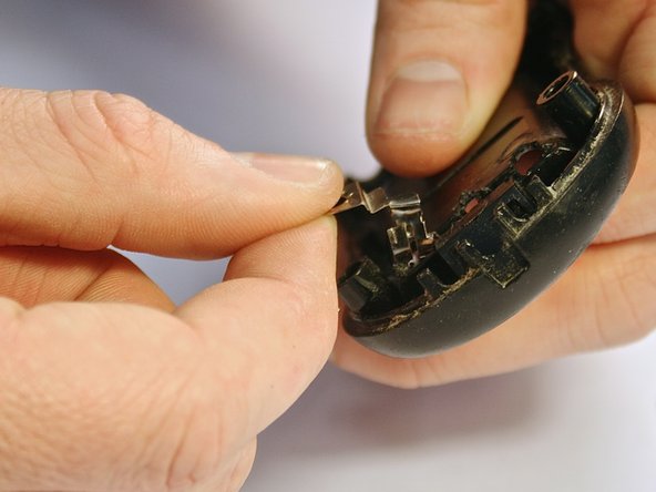 Motorola Talkabout FV700R Battery Terminals Replacement: crwdns2935265:011crwdnd2935265:02crwdnd2935265:02crwdne2935265:0