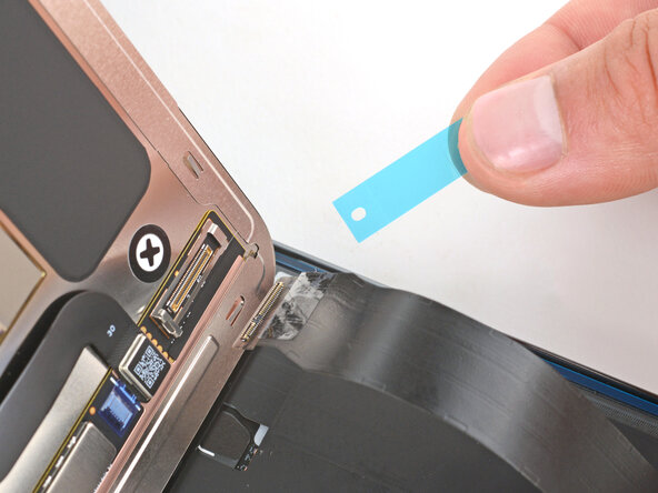 Google Pixel 10 Pro XL Screen Replacement, Remove the screen cable adhesive liner: 30 단계, 이미지 1개 중 1개