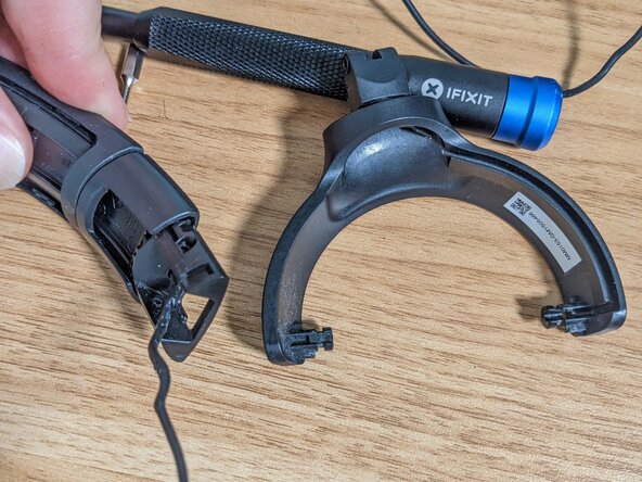 JBL Tune 510BT Ear cup holder replacement, Slide the new earpiece holder in place: crwdns2935265:00crwdnd2935265:01crwdnd2935265:03crwdne2935265:0