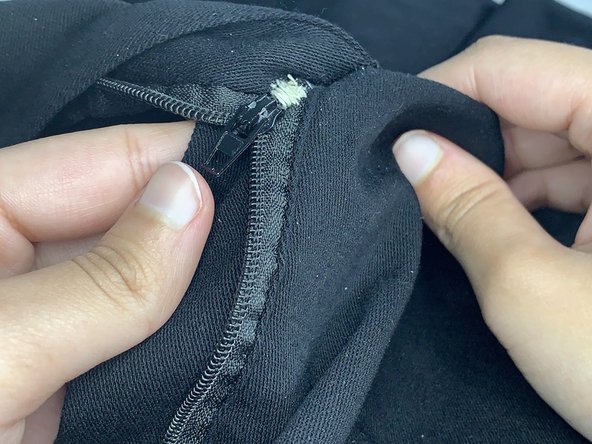 How to Repair an Unhooked Zipper: crwdns2935265:06crwdnd2935265:02crwdnd2935265:03crwdne2935265:0