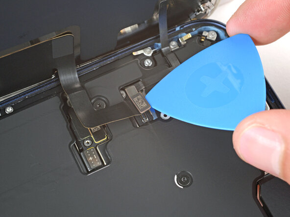 iPhone 17 Pro Max Screen Replacement, Disconnect the screen: crwdns2935265:022crwdnd2935265:02crwdnd2935265:03crwdne2935265:0