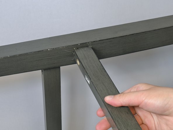 How to Reinsert a Wooden Chair Side Stretcher: crwdns2935265:06crwdnd2935265:02crwdnd2935265:02crwdne2935265:0