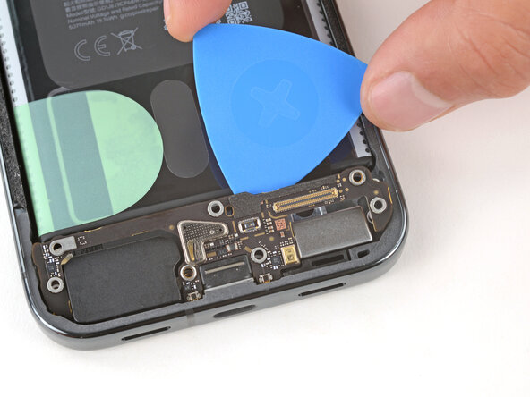 Google Pixel 10 Pro XL USB‑C Board Replacement, Remove the USB‑C board: 25 단계, 이미지 3개 중 2개