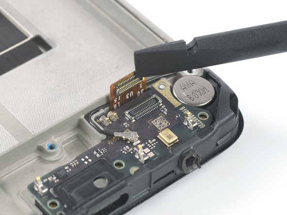 Xiaomi Poco M3 Screen Replacement, Disconnect the digitizer cable: crwdns2935265:024crwdnd2935265:02crwdnd2935265:02crwdne2935265:0