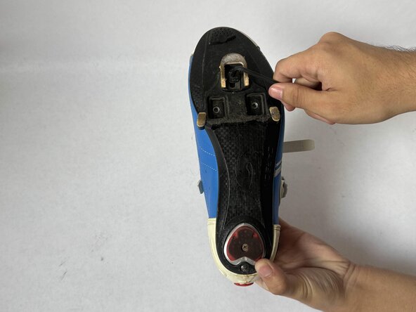 Sidi Bike Shoe Cleat and Heel Plate Replacement, Cleat and Heel plate: crwdns2935265:01crwdnd2935265:03crwdnd2935265:03crwdne2935265:0