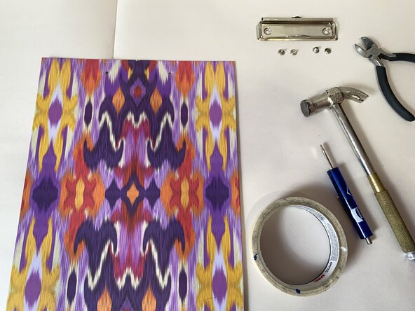 How to Replace the Rivets in a Clipboard: crwdns2935265:04crwdnd2935265:02crwdnd2935265:02crwdne2935265:0