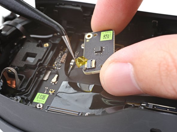 HTC Vive XR Elite Motion Sensor Replacement, Peel the tape: crwdns2935265:049crwdnd2935265:02crwdnd2935265:02crwdne2935265:0