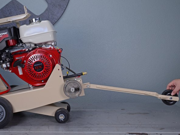 EDCO PRO KL-18 Concrete Saw Belts Replacement, Remove the arbor shaft: crwdns2935265:020crwdnd2935265:02crwdnd2935265:03crwdne2935265:0