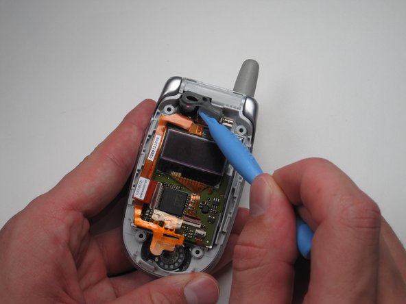Motorola V557 Camera Replacement: crwdns2935265:011crwdnd2935265:02crwdnd2935265:03crwdne2935265:0