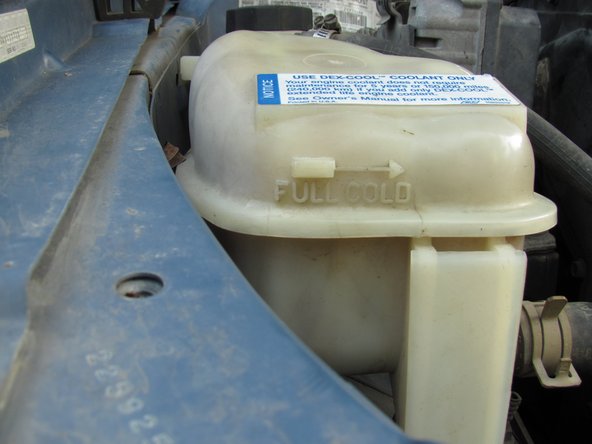 1997-2003 Chevrolet Malibu Fluid Check, Radiator Coolant Resrvoir: crwdns2935265:05crwdnd2935265:02crwdnd2935265:03crwdne2935265:0