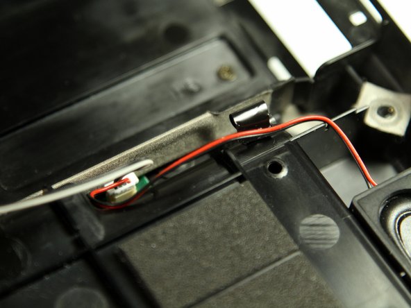 Toshiba Satellite A65-S126 Speaker Replacement, Speaker: crwdns2935265:09crwdnd2935265:02crwdnd2935265:02crwdne2935265:0