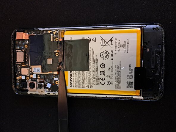 Motorola Moto G Power (2020)/G8 Power Display Replacement, Remove protective film: crwdns2935265:06crwdnd2935265:01crwdnd2935265:03crwdne2935265:0