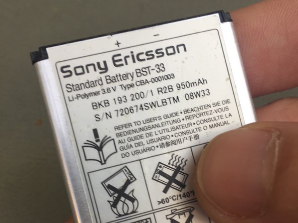 Sony Ericsson W302 Battery Replacement, Replace the battery: crwdns2935265:03crwdnd2935265:01crwdnd2935265:02crwdne2935265:0
