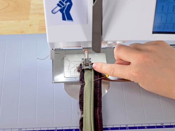 パタゴニアのダウン・ジャケットのフロントジッパーの交換方法: 手順 16、 2の画像 1