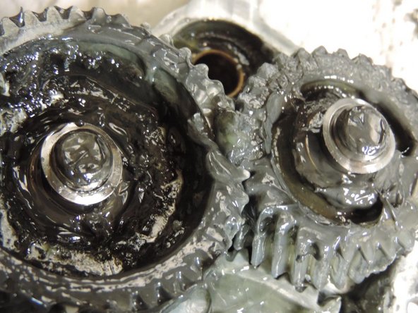 Kenwood Chef Gear Drive SER1018 Replacement, Mount the gearwheels: crwdns2935265:012crwdnd2935265:03crwdnd2935265:03crwdne2935265:0