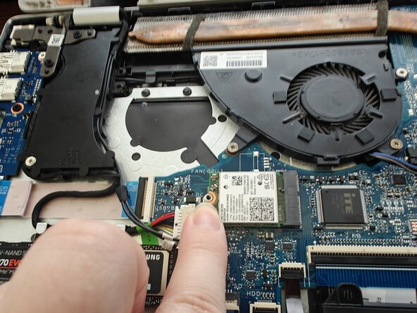 HP Pavilion 15-cs3065cl WiFi Module Upgrade/Replacement, Screw it in: crwdns2935265:010crwdnd2935265:01crwdnd2935265:02crwdne2935265:0