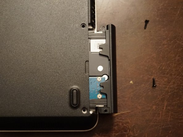 Dell Latitude E6540 Hard Drive Replacement, Remove the chassis screws: crwdns2935265:07crwdnd2935265:03crwdnd2935265:03crwdne2935265:0