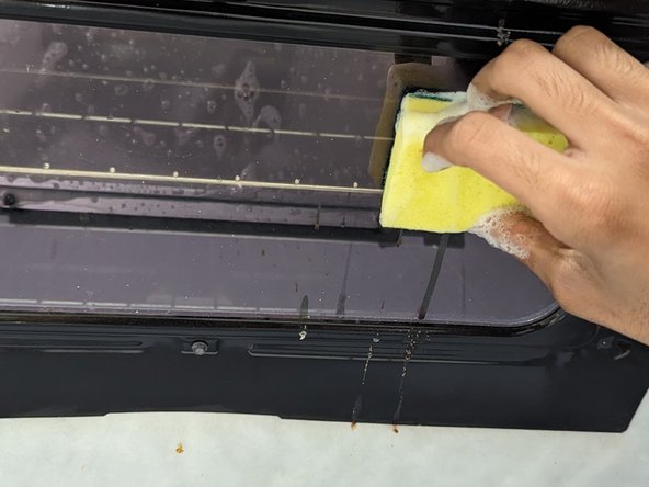 How to Clean a GE JCBS250DM2WW Glass Oven Door: crwdns2935265:05crwdnd2935265:03crwdnd2935265:03crwdne2935265:0