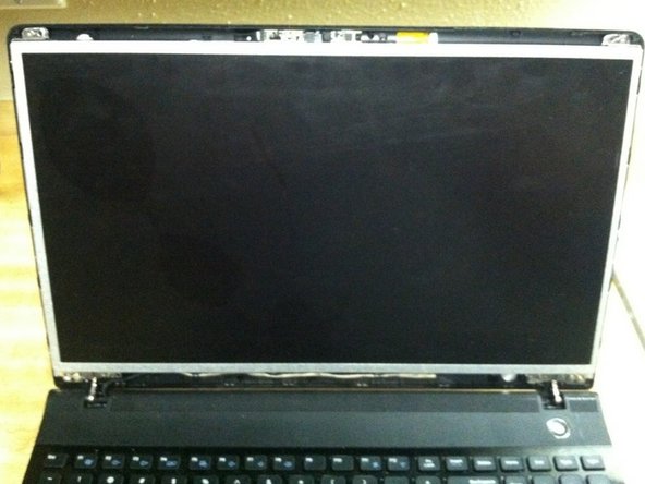 Repairing Samsung NP300E5A LCD Screen: crwdns2935265:03crwdnd2935265:03crwdnd2935265:03crwdne2935265:0